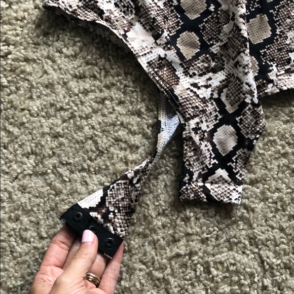 Victoria’s Secret Snake Plunge Teddy Bodysuit XS - Picture 4 of 5